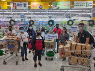 Group photo of the negosyo kits beneficiaries in Unisan, Quezon