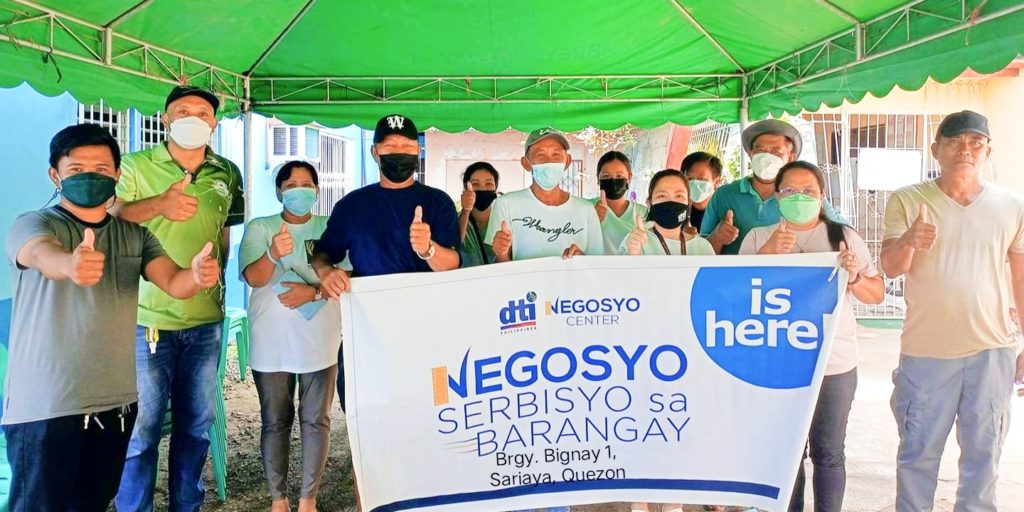 in photo: Negosyo Center Sariaya with the beneficiaries from Brgy. Bignay 1, Sariaya, Quezon