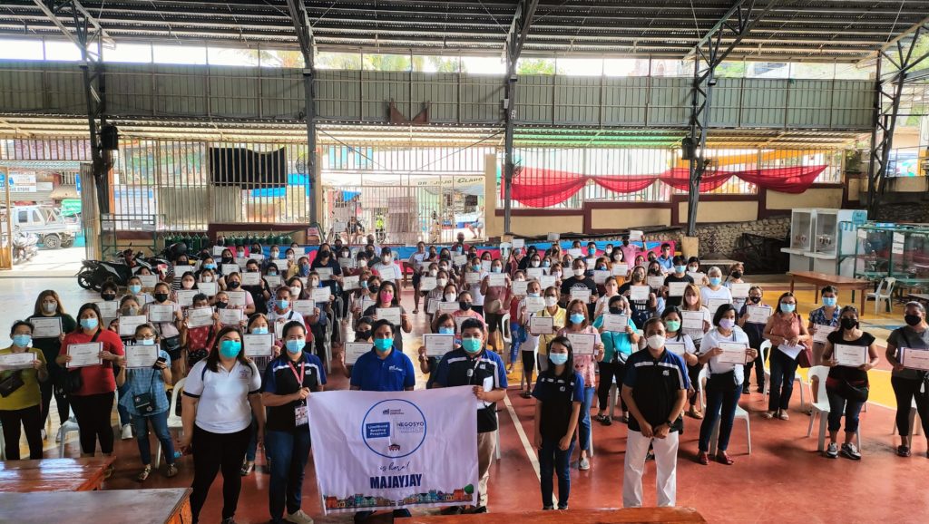 Group photo of attendees of awarding of livelihood kits in Majayjay, Laguna