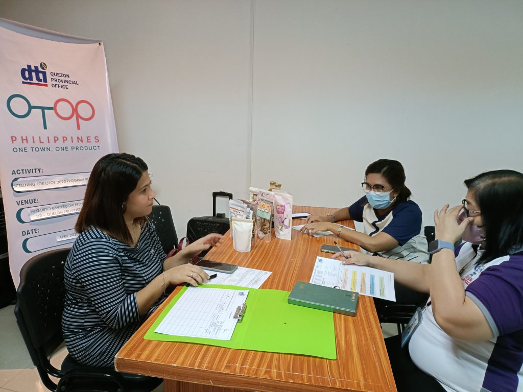 in photo: CTIDS Anna Marie V. Quincina, and TIDS/TPO Honeylee O. Eclavea, while conducting the assessment.
