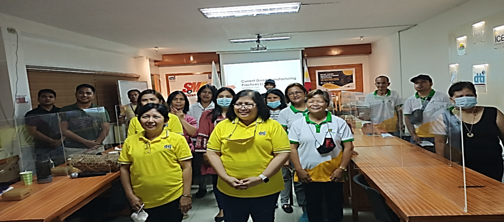 Group photo: The Department of Trade and Industry (DTI) Quezon, together with the Office of the Provincial Agriculturist – Quezon