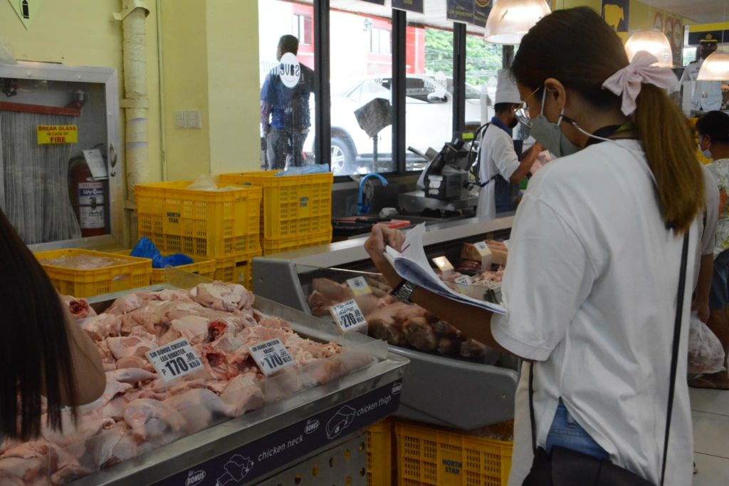 Price Monitor checking meat prices
