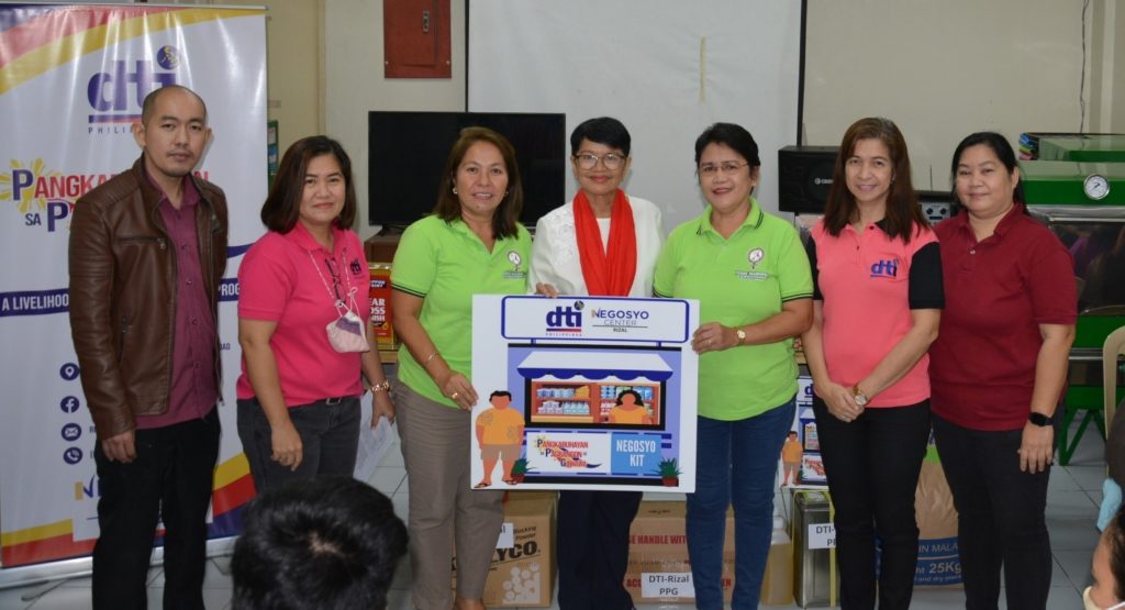 in photo: Beneficiary from Better Pililla Women’s MPC together with Mrs. Julita V. Masinsin