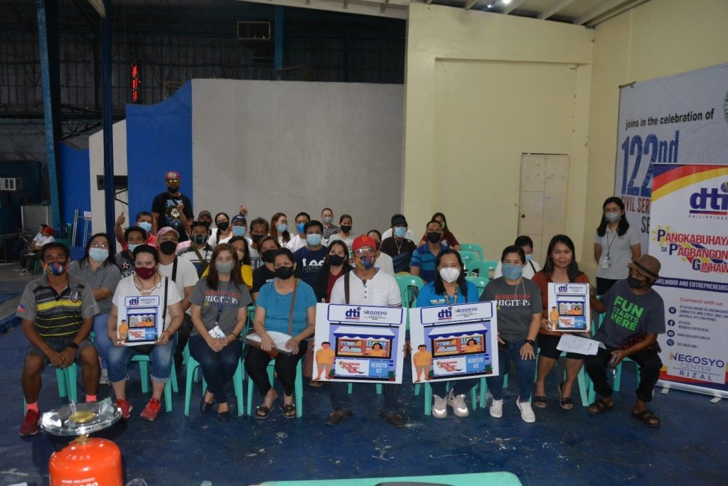 Group picture of DTI Rizal together with the PPG beneficiaries in Montalban, Rizal