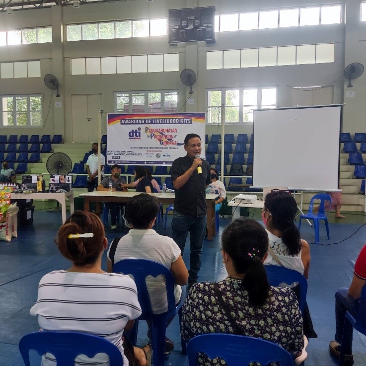 In photo: Bryant Kim An, the president of PCCI Antipolo, giving the beneficiaries a final message