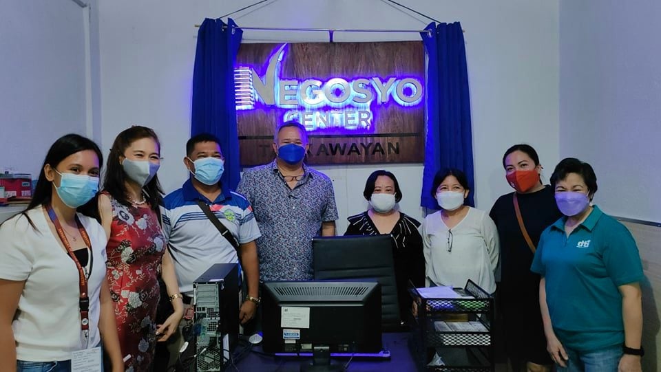 in photo: Attendees of the launching of Negosyo Center Tagkawayan