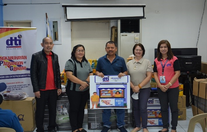 DTI Rizal together with one of the PPG beneficiaries from Rizal.