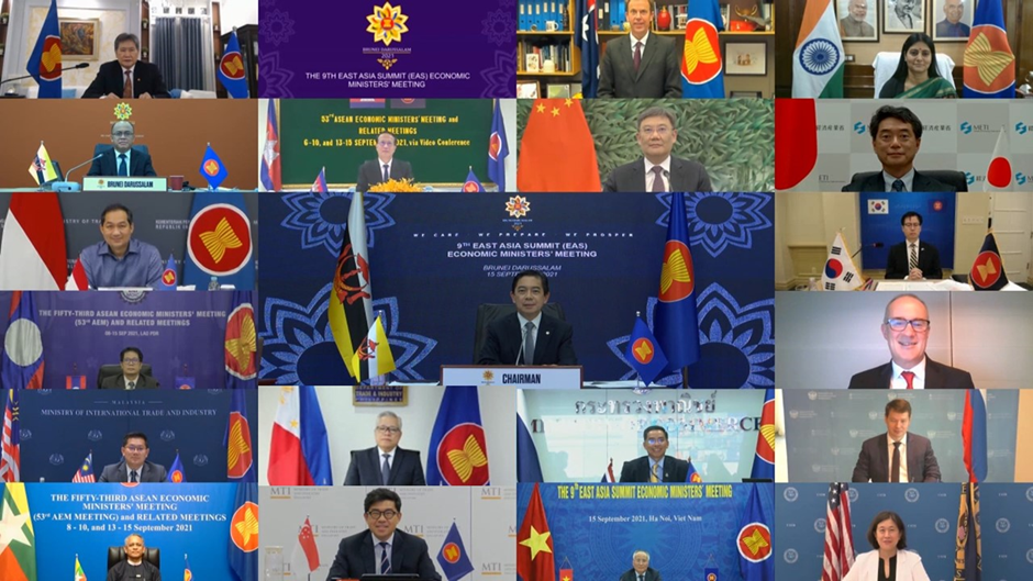 In photo: ASEAN Economic Ministers from Australia, China, European Union, Hong Kong, China, India, Japan, New Zealand, Russia, South Korea, Switzerland, the United Kingdom (UK), and the United States (US)