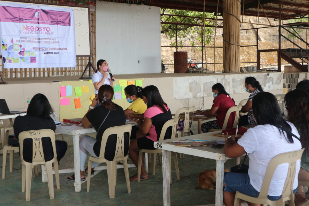 Entrepreneurial Mind-setting with Basic Financial Recording Seminar in Linapacan, Palawan, facilitated by Trade Industry Development Specialist Anjonneth A. Daileg of DTI MIMAROPA.
