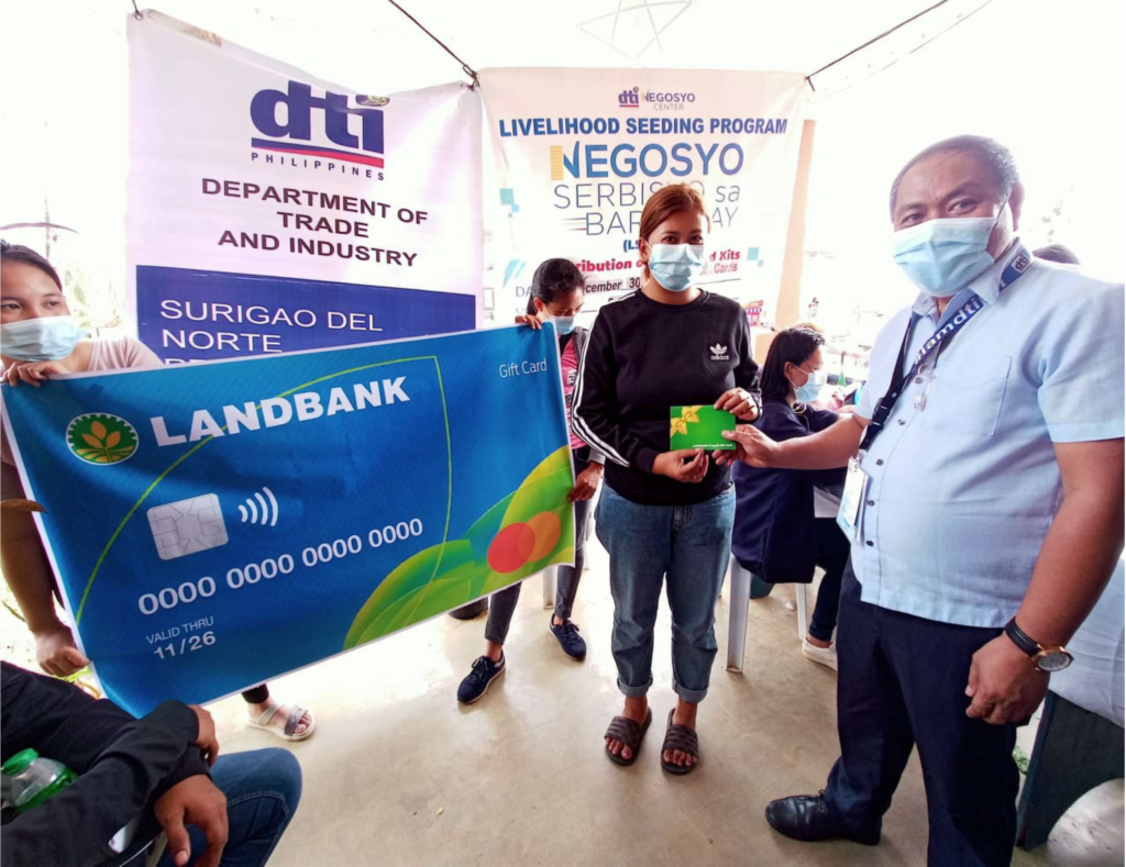 Beneficiaries receive aid from DTI's LSP NSB program