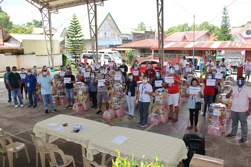 DTI Region 4A distributed the livelihood starter kits to 30 MSMEs
