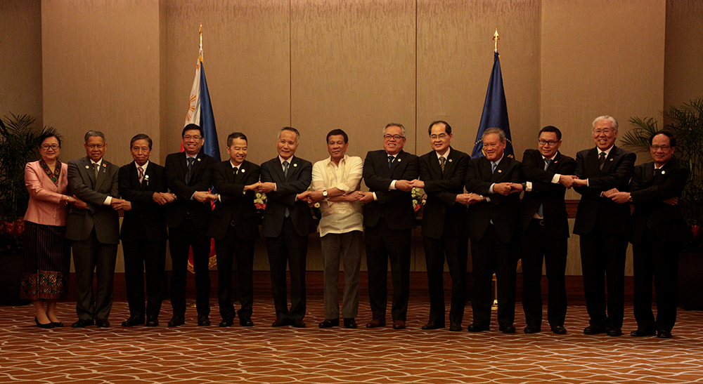 President Duterte with ASEAN Economic Ministers
