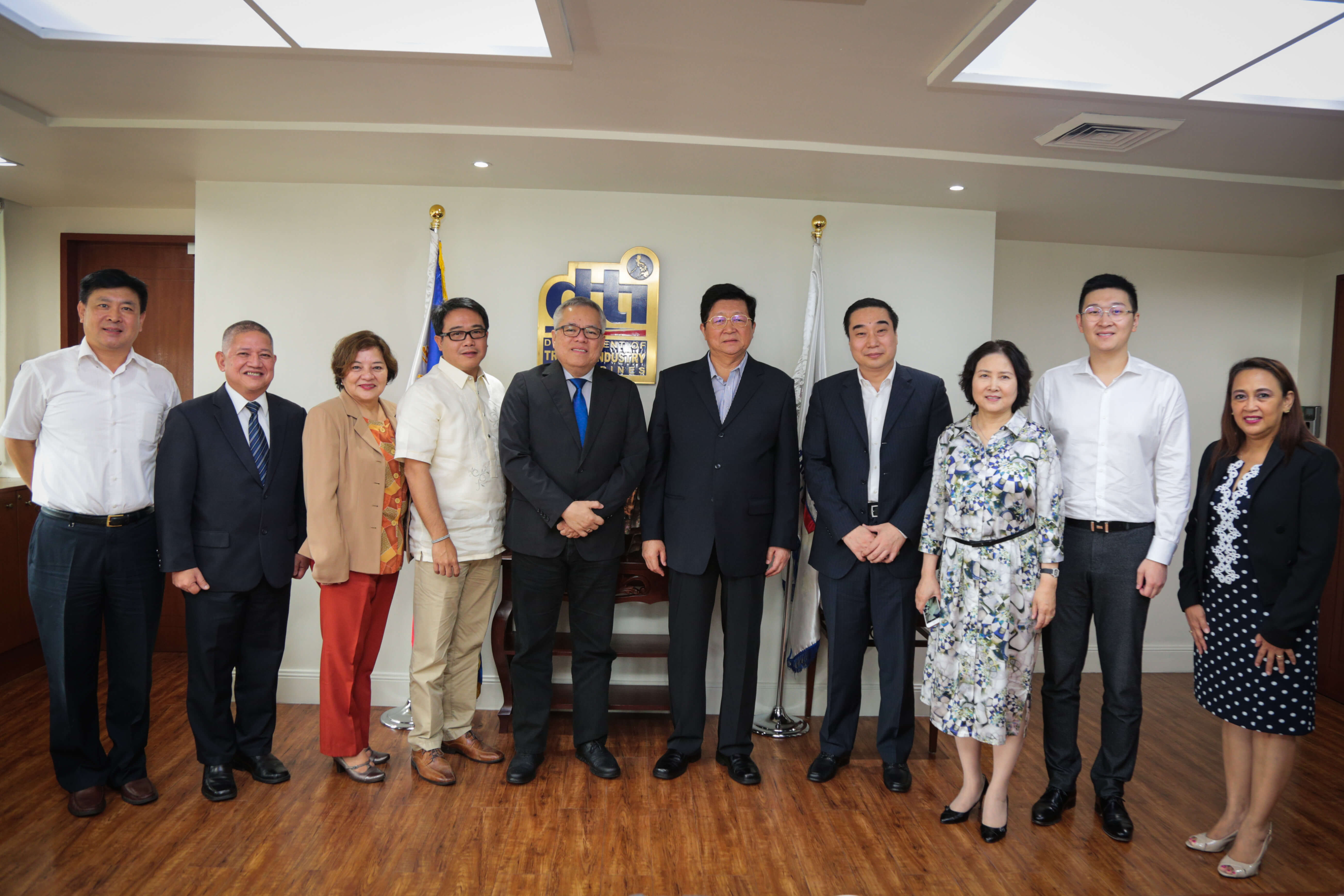 China delegation PH with Sec Ramon Lopez