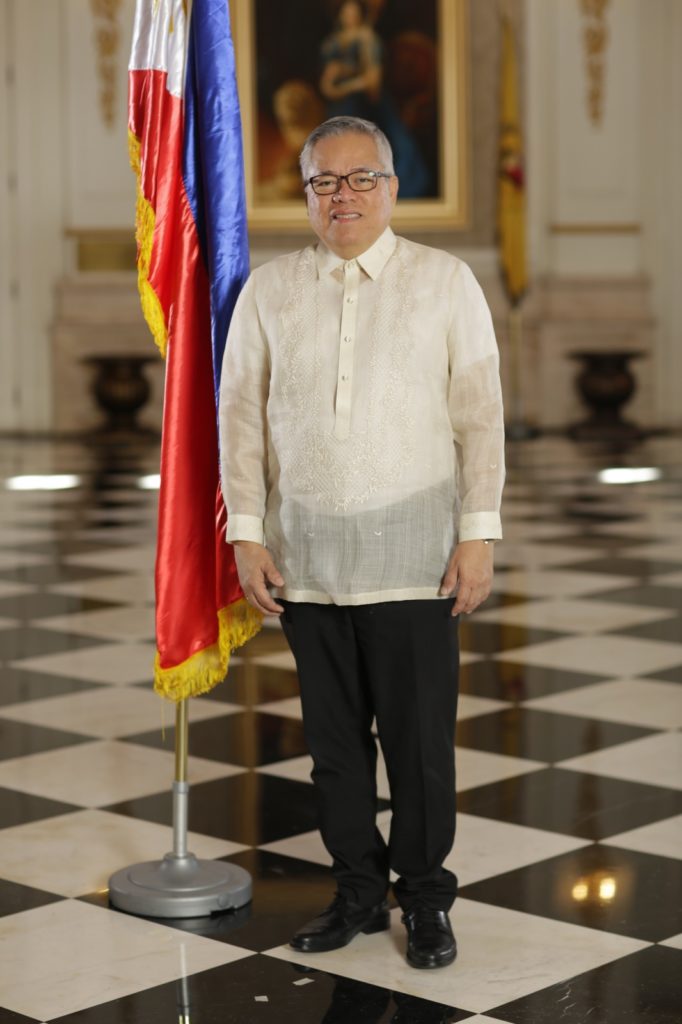 Photo of the Department of Trade and Industry secretary Ramon M. Lopez